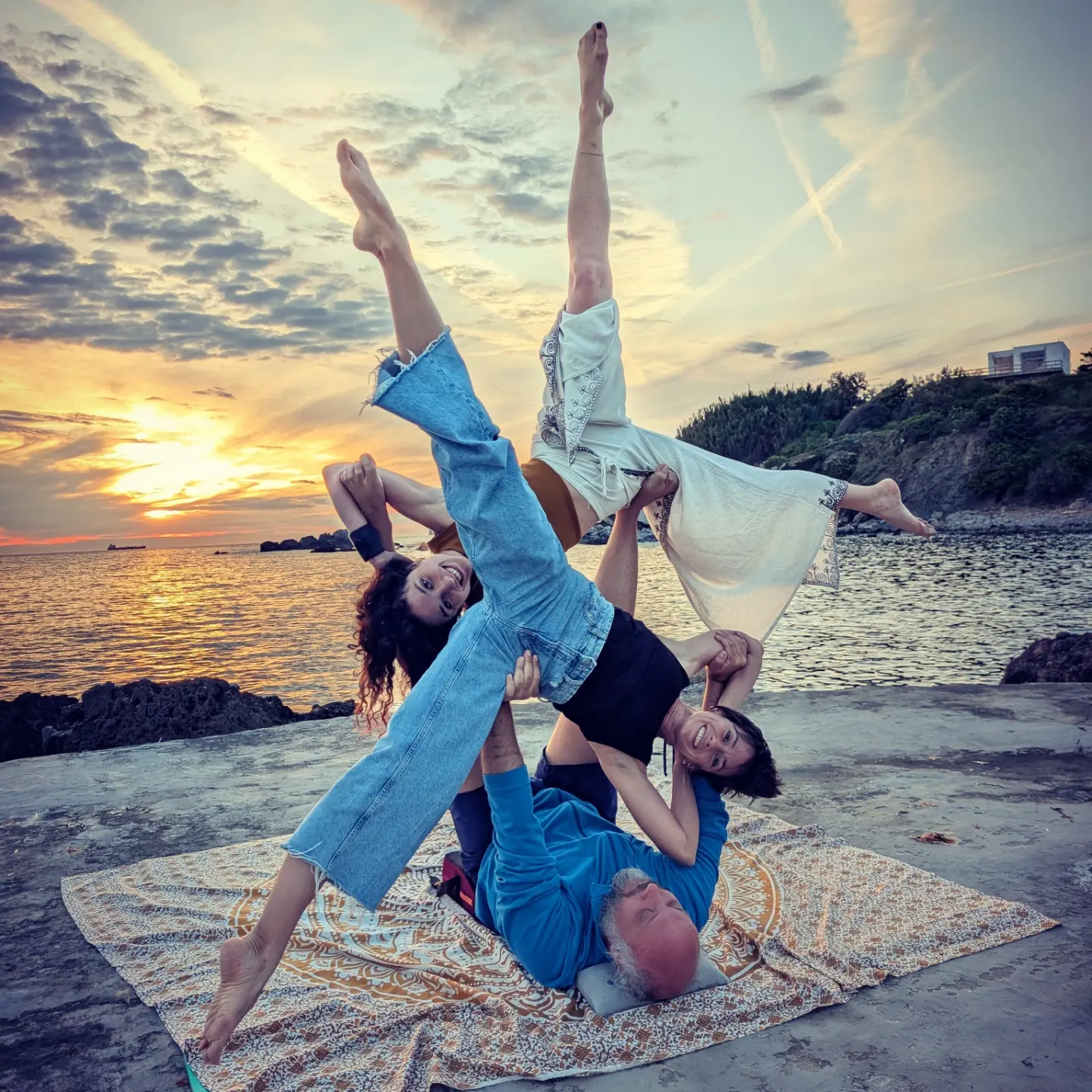 Acroyoga side star